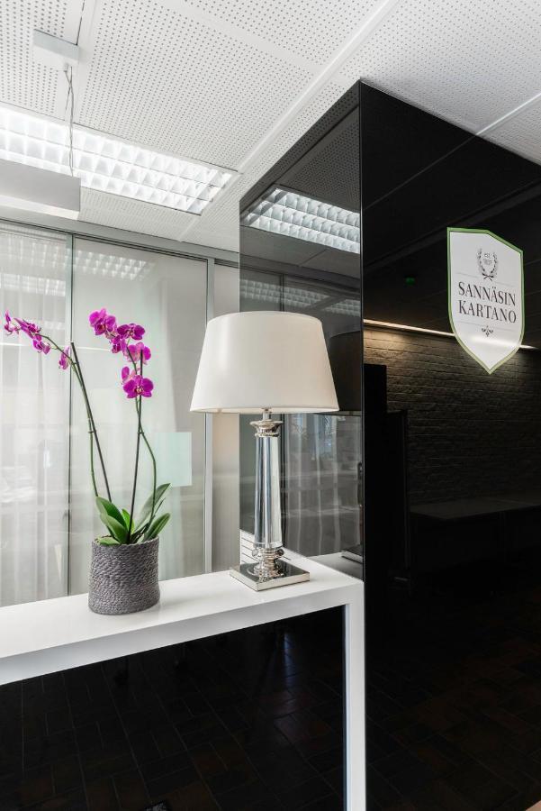 Sannasin Kartano Hotel Buitenkant foto