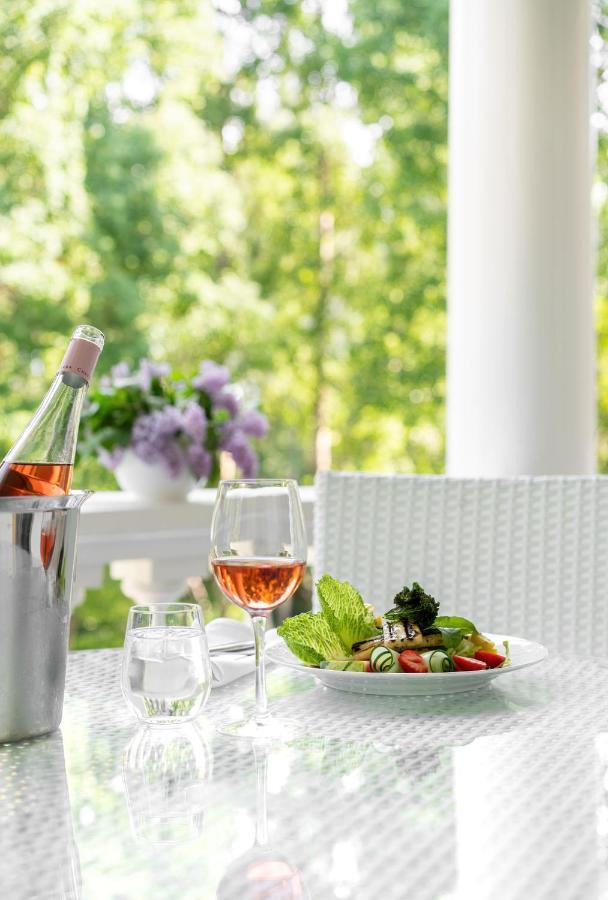 Sannasin Kartano Hotel Buitenkant foto