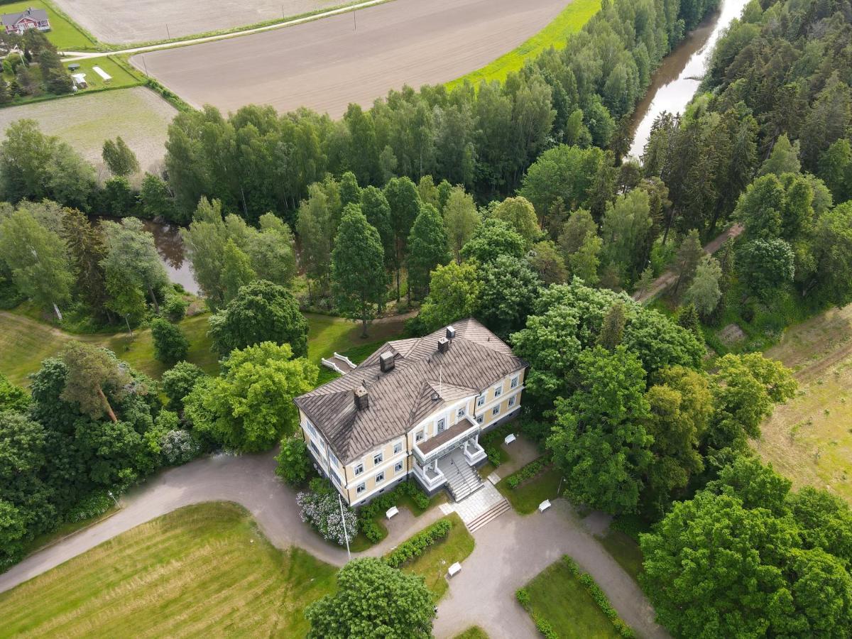 Sannasin Kartano Hotel Buitenkant foto