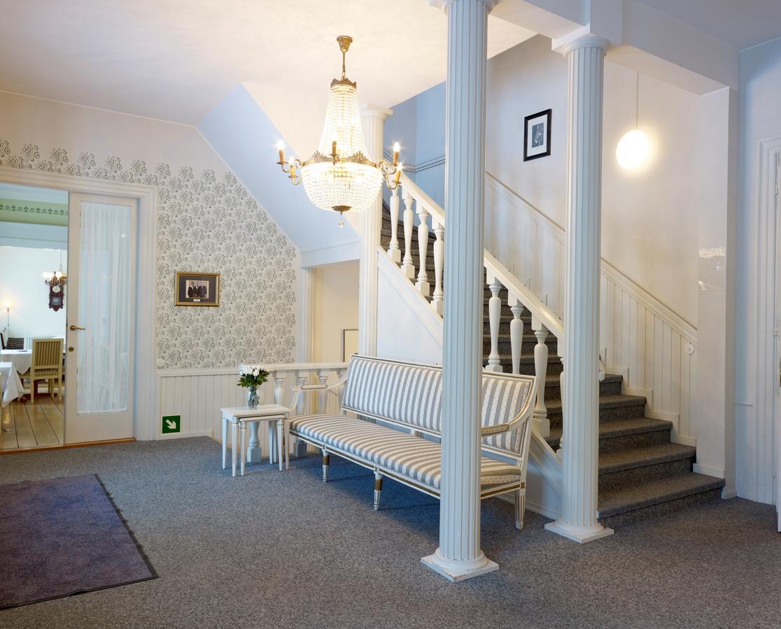 Sannasin Kartano Hotel Buitenkant foto